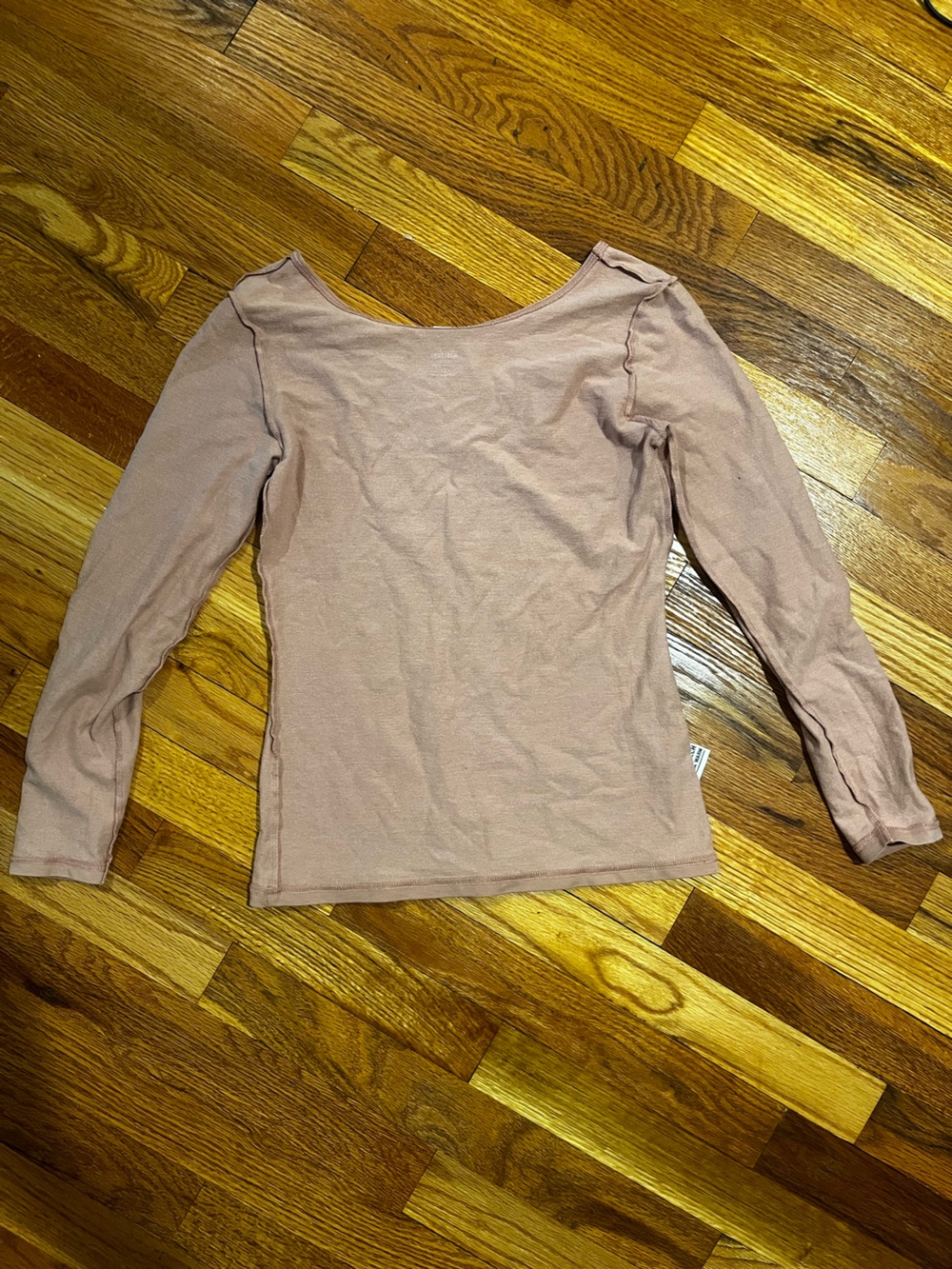 Uniqlos xs heattech long sleeve woman